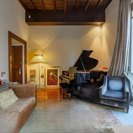 Daire Colosseo Flower Roma